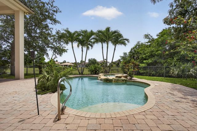 625 Glenfield Way, Royal Palm Beach, FL 33411