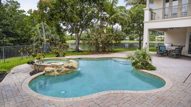 625 Glenfield Way, Royal Palm Beach, FL 33411