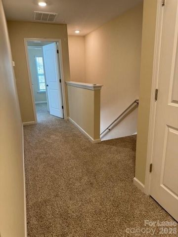 6049 Guildford Hill Lane E, Charlotte, NC 28215