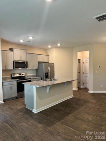6049 Guildford Hill Lane E, Charlotte, NC 28215