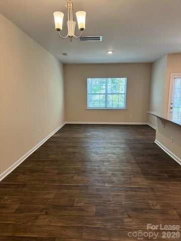 6049 Guildford Hill Lane E, Charlotte, NC 28215