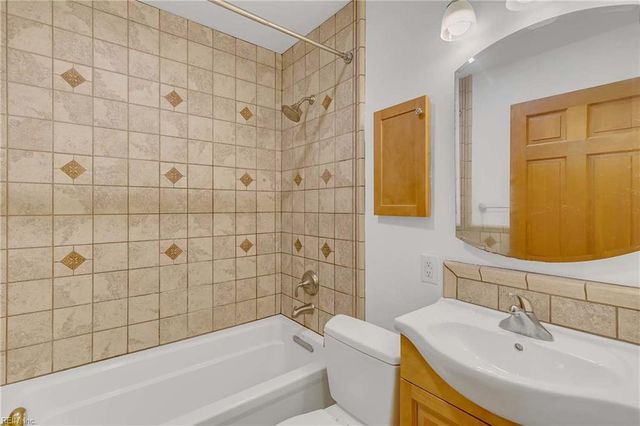 188 Devon PL, Newport News, VA 23606