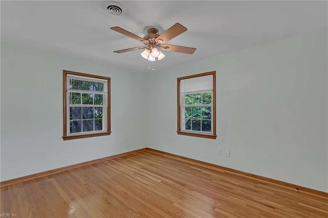 188 Devon PL, Newport News, VA 23606