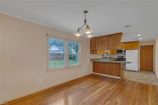 188 Devon PL, Newport News, VA 23606