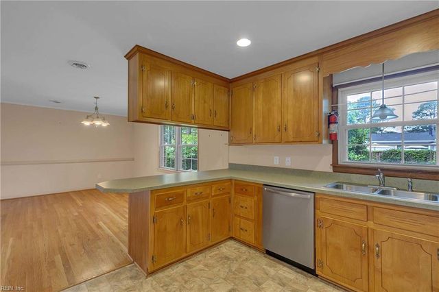 188 Devon PL, Newport News, VA 23606
