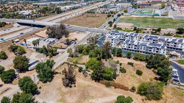 25071 Monroe, Murrieta, CA 92562