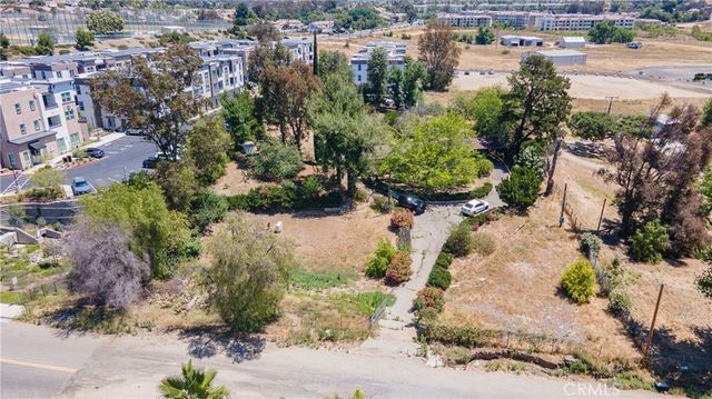 25071 Monroe, Murrieta, CA 92562
