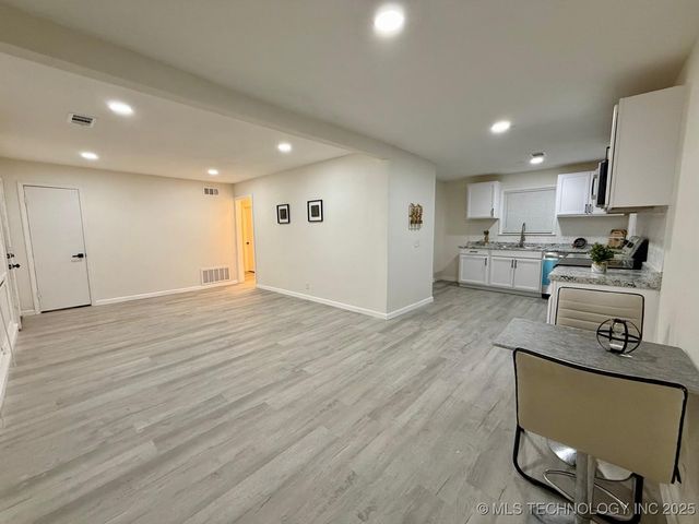 3178 N Hartford Place, Tulsa, OK 74106