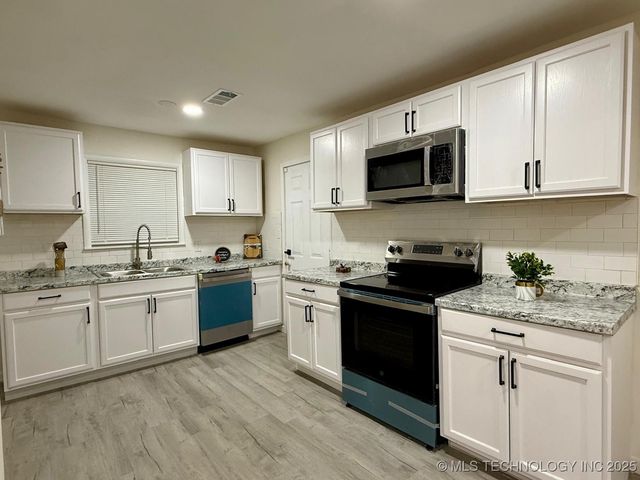 3178 N Hartford Place, Tulsa, OK 74106