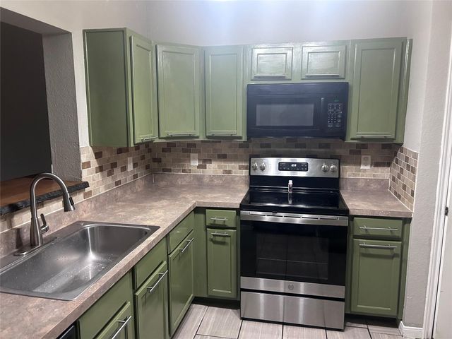 5708 Spring Meadow RD B, Austin, TX 78744