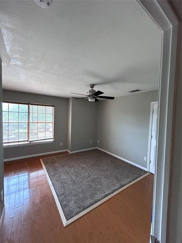 5708 Spring Meadow RD B, Austin, TX 78744