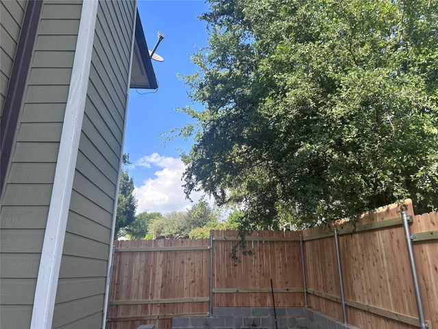 5708 Spring Meadow RD B, Austin, TX 78744