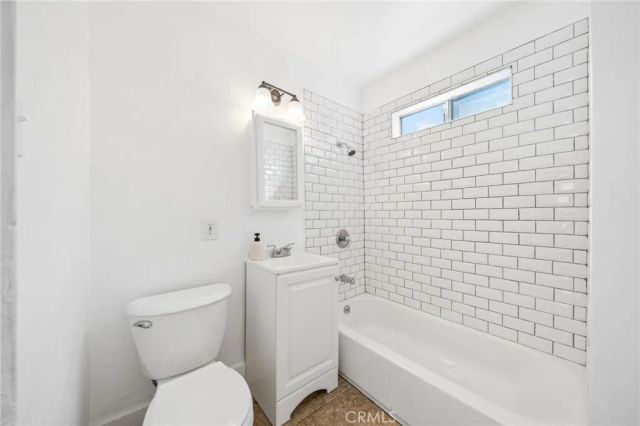 1174 E 9th Street, Long Beach, CA 90813