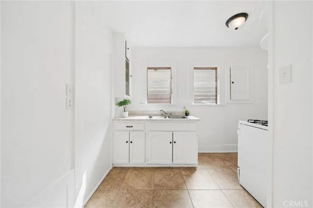 1174 E 9th Street, Long Beach, CA 90813