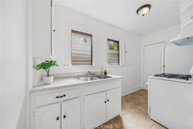 1174 E 9th Street, Long Beach, CA 90813