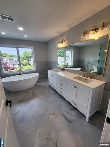 316 Hayes Drive, Saddle Brook, NJ 07663