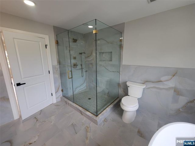 316 Hayes Drive, Saddle Brook, NJ 07663