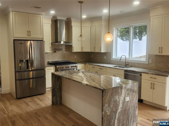 316 Hayes Drive, Saddle Brook, NJ 07663