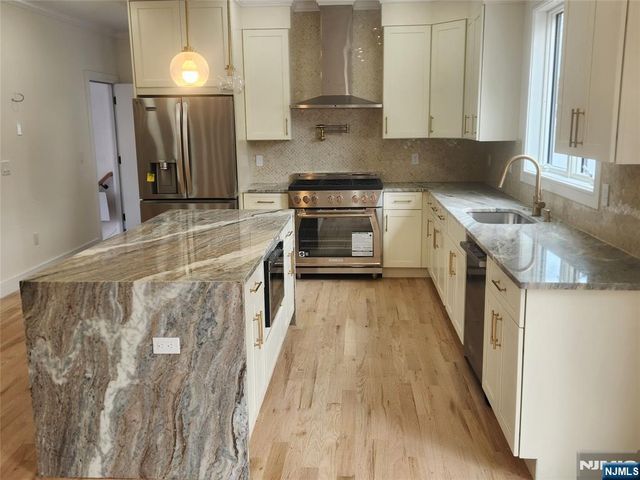 316 Hayes Drive, Saddle Brook, NJ 07663