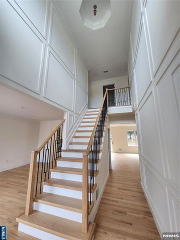 316 Hayes Drive, Saddle Brook, NJ 07663