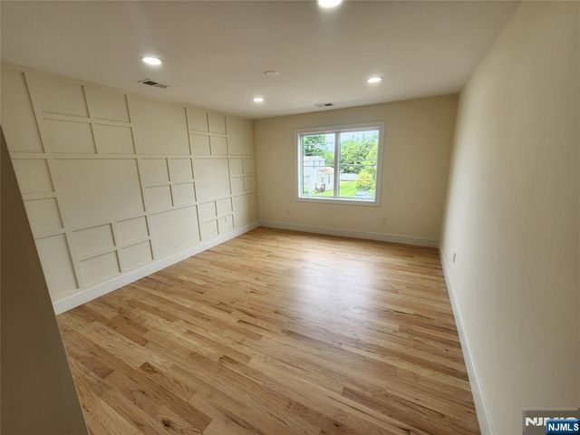316 Hayes Drive, Saddle Brook, NJ 07663