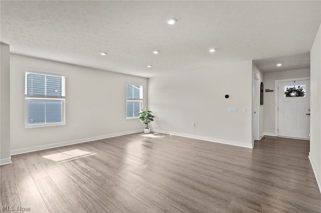 3700 Strawboard Avenue, Norton, OH 44203