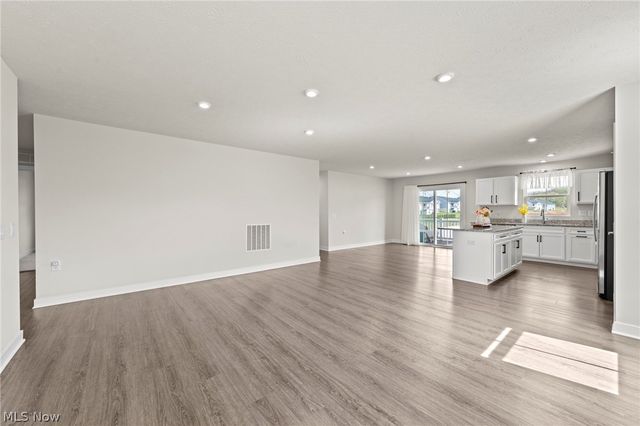 3700 Strawboard Avenue, Norton, OH 44203