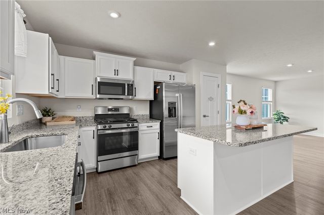 3700 Strawboard Avenue, Norton, OH 44203