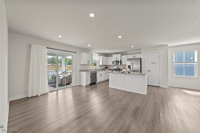 3700 Strawboard Avenue, Norton, OH 44203