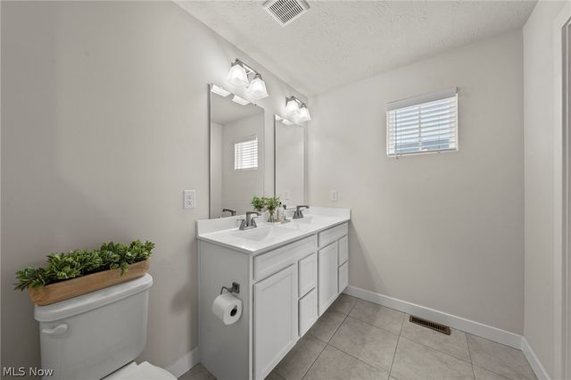 3700 Strawboard Avenue, Norton, OH 44203