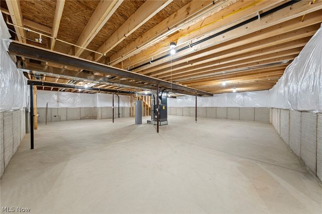 3700 Strawboard Avenue, Norton, OH 44203