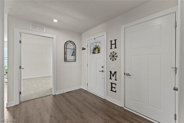 3700 Strawboard Avenue, Norton, OH 44203