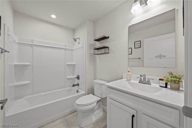 3700 Strawboard Avenue, Norton, OH 44203