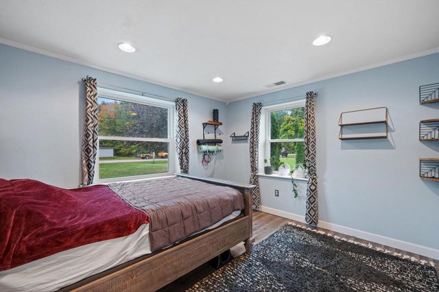 7271 S 35th STREET, Franklin, WI 53132