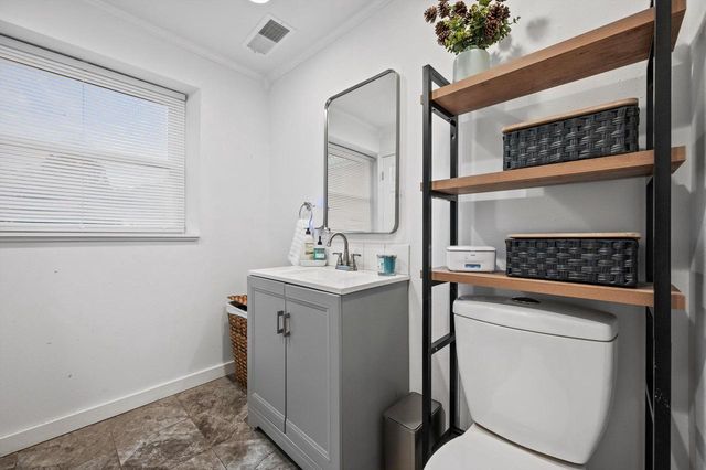 7271 S 35th STREET, Franklin, WI 53132