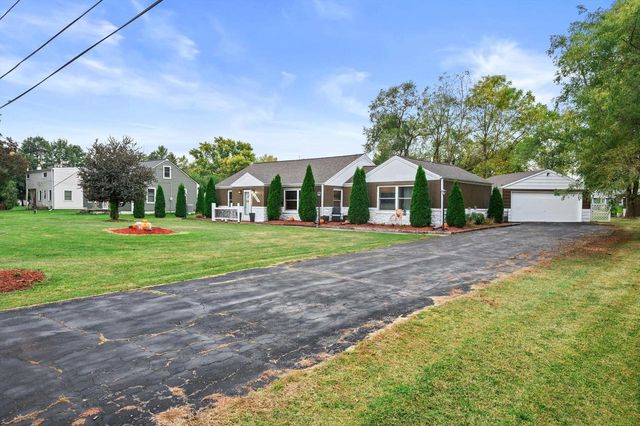 7271 S 35th STREET, Franklin, WI 53132