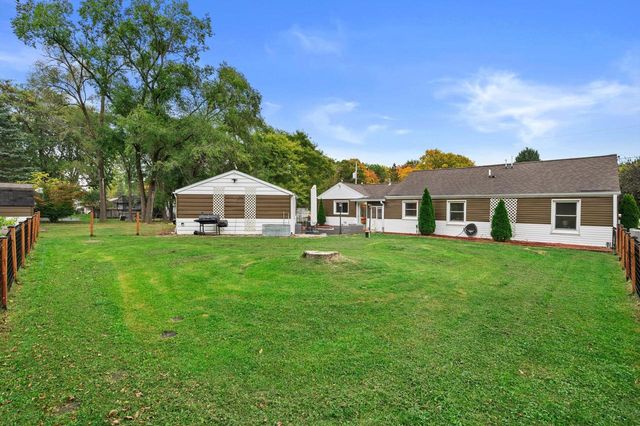 7271 S 35th STREET, Franklin, WI 53132