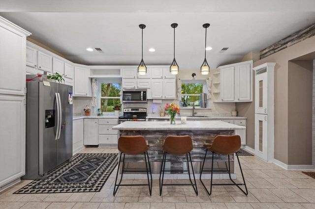 7271 S 35th STREET, Franklin, WI 53132