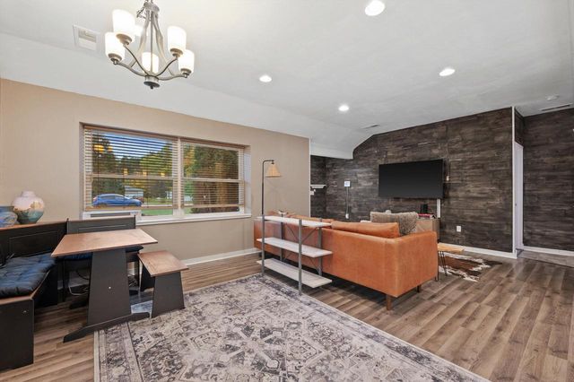 7271 S 35th STREET, Franklin, WI 53132