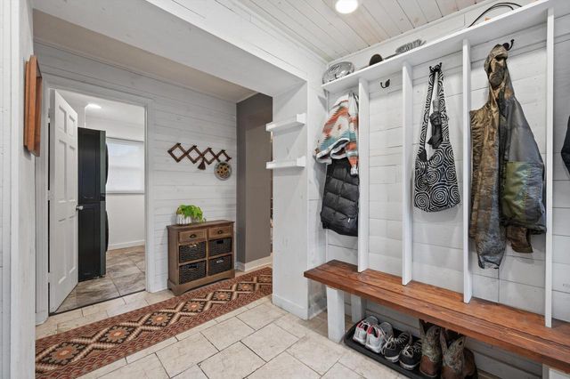 7271 S 35th STREET, Franklin, WI 53132