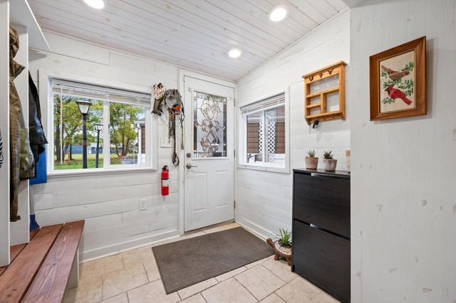 7271 S 35th STREET, Franklin, WI 53132