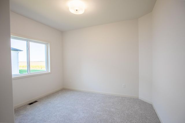 10219 Concord Drive S, Horace, ND 58047