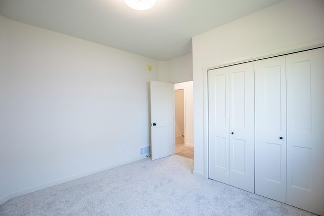 10219 Concord Drive S, Horace, ND 58047