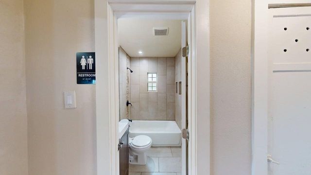 2640 Berryhill Drive, Fort Worth, TX 76105