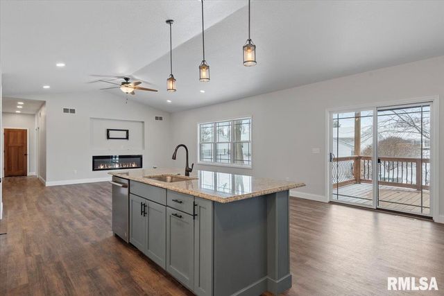 47 Durbin Terrace, Chatham, IL 62629