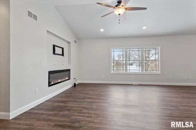 47 Durbin Terrace, Chatham, IL 62629