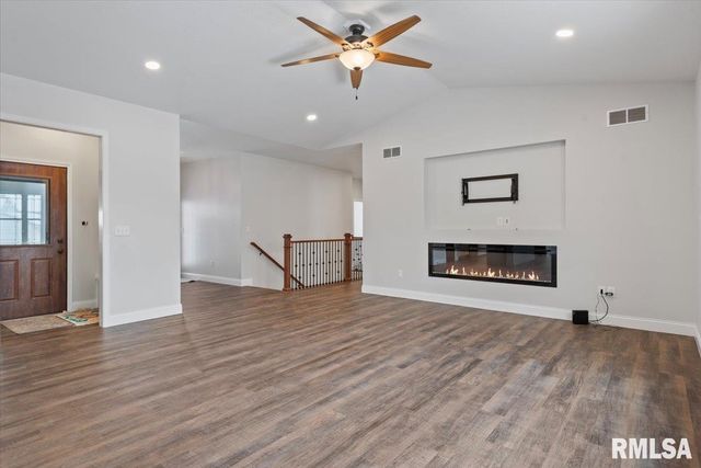 47 Durbin Terrace, Chatham, IL 62629