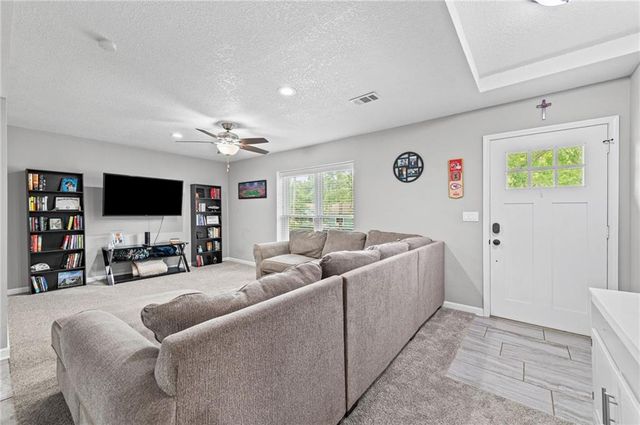 18996 Lowell Avenue, Stilwell, KS 66085