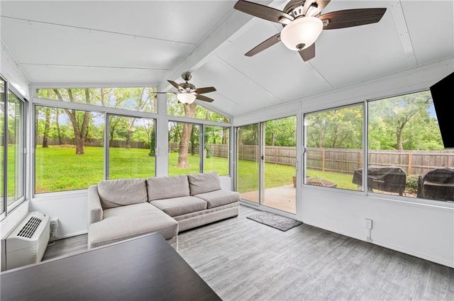 18996 Lowell Avenue, Stilwell, KS 66085