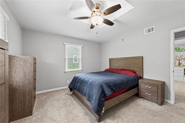 18996 Lowell Avenue, Stilwell, KS 66085